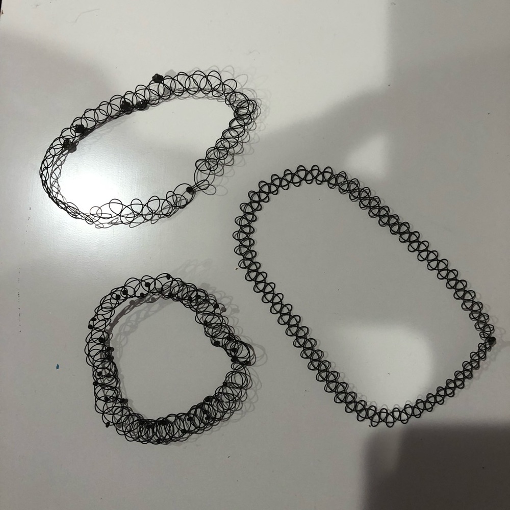 3 chokers